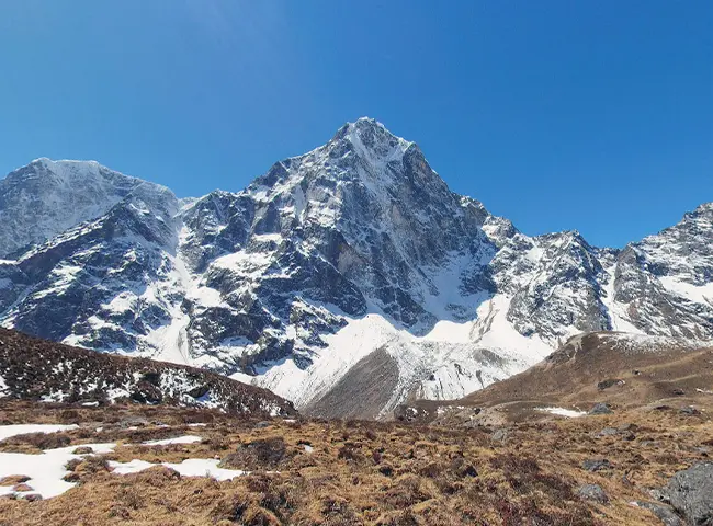 Cholatse Peak climbing 21 Days